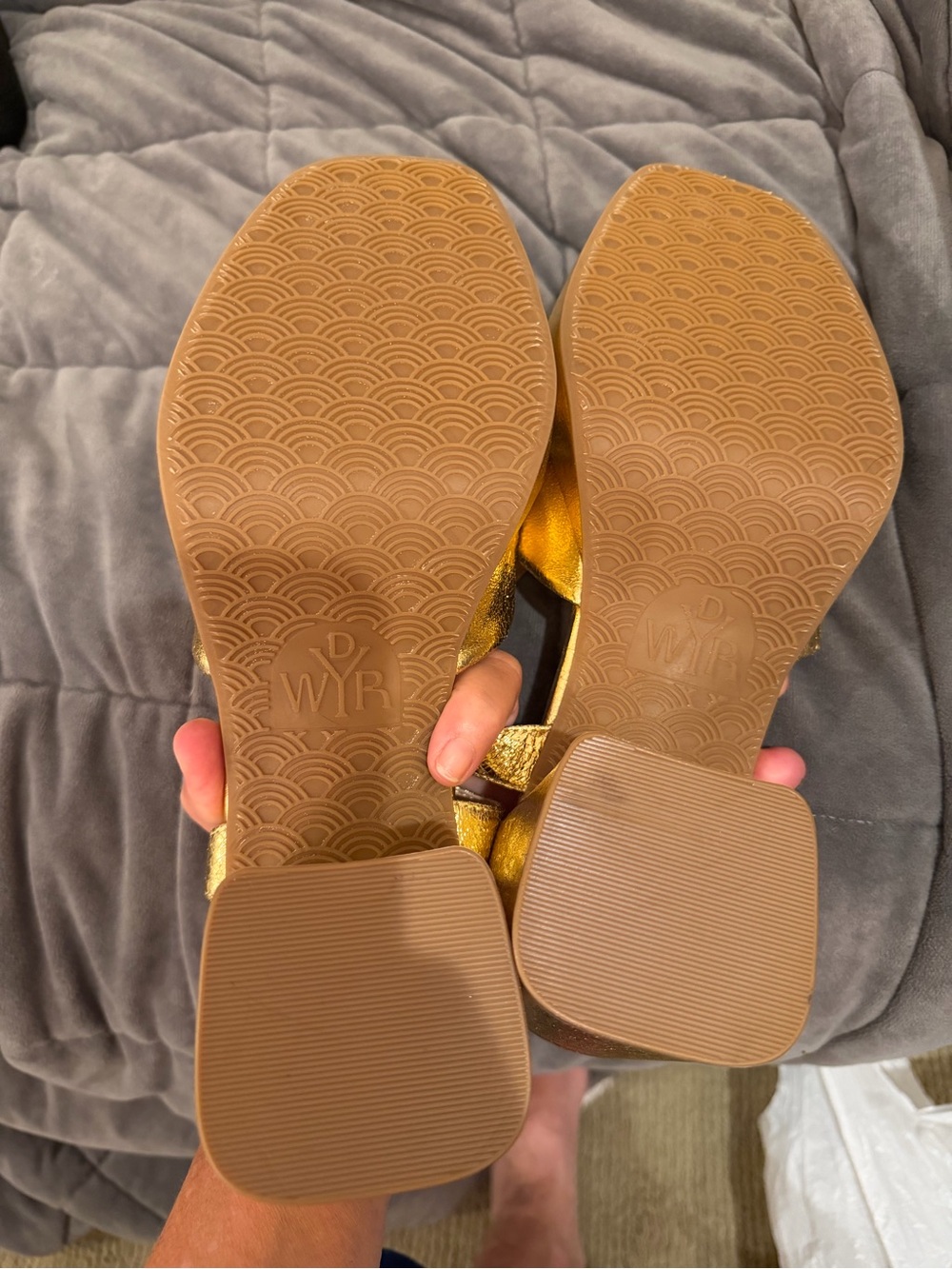 WYDR Studios Darcy Pleated Platform Sandals Gold Metallic Leather Size 11 NWT - Picture 6 of 7